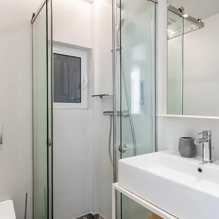 Syntagma By Olala Homes Apartment